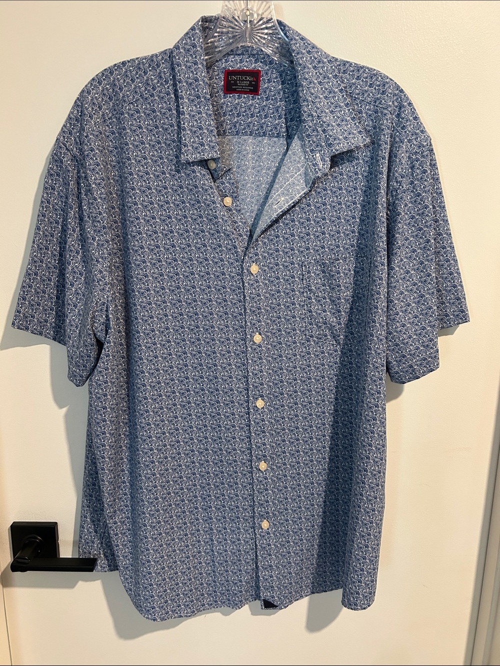 UNTUCKit Men's Light Blue Short-Sleeve Button-Down Shirt